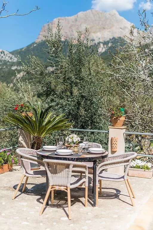 Can Mateu Biniaraix Villa